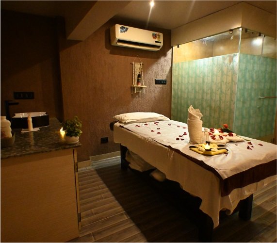 Hot Stone Massage in Vashi
